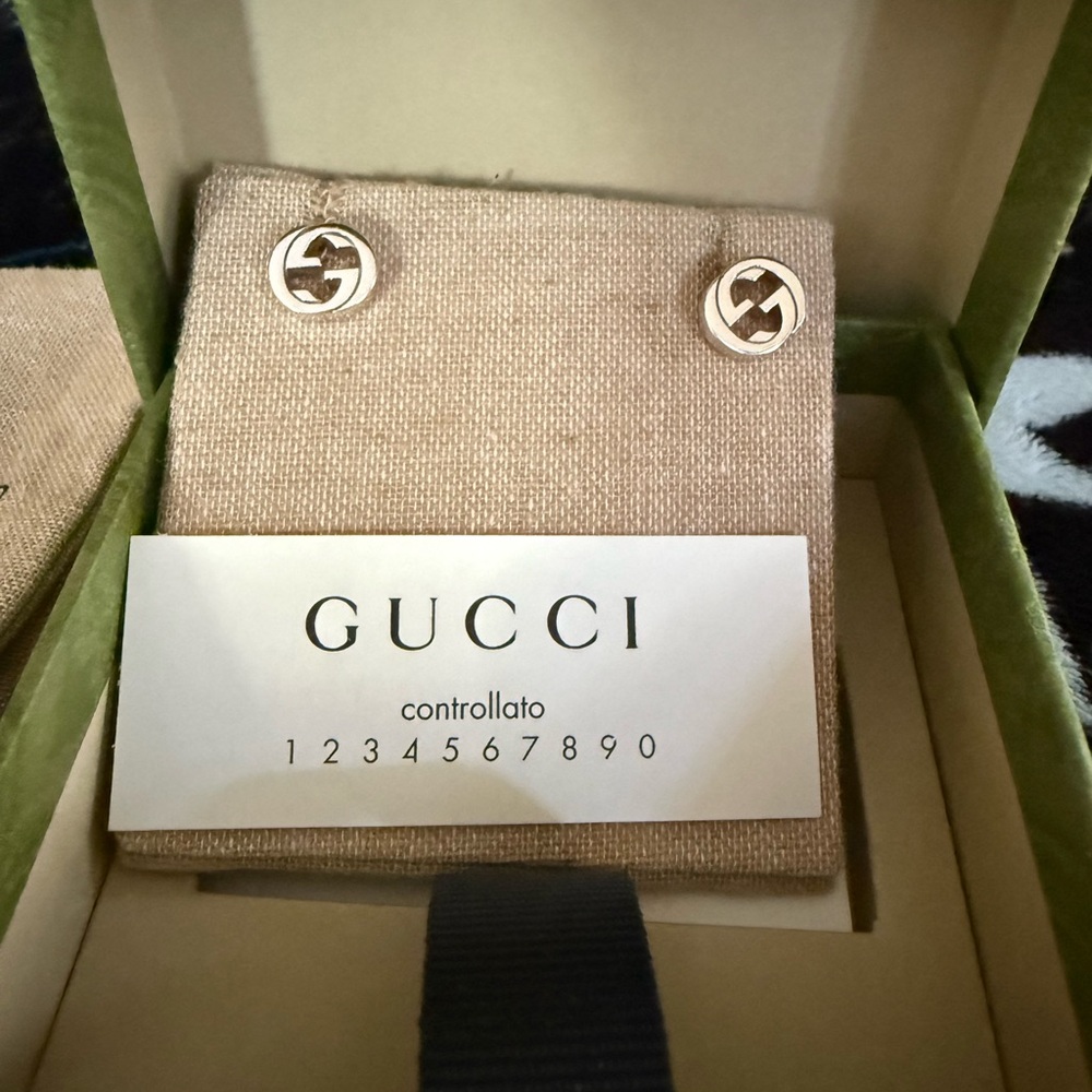 Gucci Silver Iconic GG Stud Earrings box dust bag and cards included